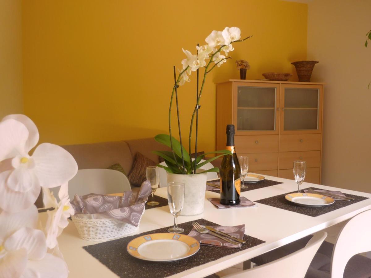 Ferienwohnung Gallo Mit Ueberdachter Terrasse Parkplatz 100 Mtr Z Strand Cannobio Kültér fotó